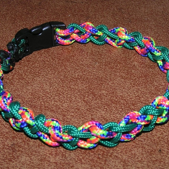 Multi Color Para Cord Small Animal Unisex Bracelet - Picture 2 of 6